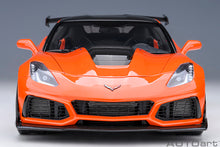 Load image into Gallery viewer, AutoART 71279 Chevrolet Corvette C7 ZR1 (Sebring Orange Tintcoat)