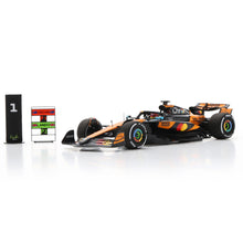 Load image into Gallery viewer, Spark McLaren Racing MCL39 Oscar 2025 Chinese GP Winner 143 Car Podium Stand Pit Board - Papaya