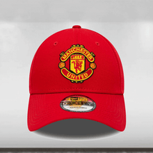 Load image into Gallery viewer, Manchester United Basic 9Forty Cap Adults - Scarlet