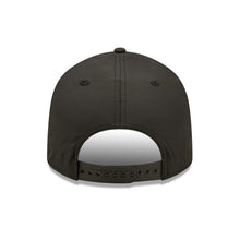 Load image into Gallery viewer, Manchester United New Era Weave Overlay 9FIFTY Snapback Hat - Black